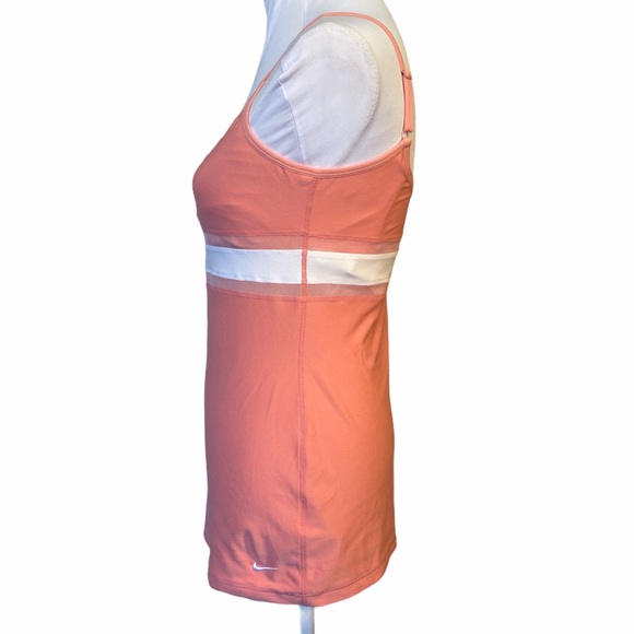 Nike Workout Top. Size Med. - Picture 2 of 8